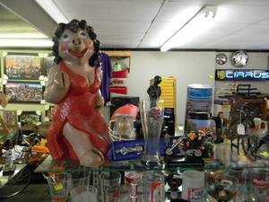 FANTASTIC UNIQUE COLLECTIBLES - PLEASE SEE ALL PICTURES - PLEASE BRING YOUR OWN PACKING AND HELP IF NEEDED