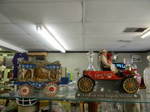 FANTASTIC VINTAGE PIECES - PLEASE SEE ALL PICTURES - PLEASE BRING YOUR OWN PACKING AND HELP IF NEEDED