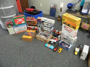 FANTASTIC DIE-CAST COLLECTIBLES - GREAT PIECES - PLEASE SEE ALL PICTURES - PLEASE BRING YOUR OWN PACKING AND HELP IF NEEDED