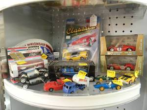 FANTASTIC VINTAGE COLLECTIBLES - GREAT PIECES - PLEASE SEE ALL PICTURES - PLEASE BRING YOUR OWN PACKING AND HELP IF NEEDED