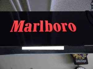 NEW OLD STOCK - MARLBORO BARPOOL TABLE LIGHT - WORKS - PLEASE SEE ALL PICTURES - PLEASE BRING YOUR OWN PACKING AND HELP IF NEEDED