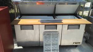 True Refrigerated Serving Chest - working. On Casters.