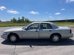 lot 118 image: 2005 Mercury Grand Marquis LS Premium