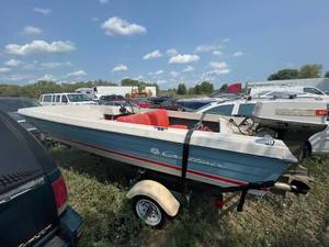 lot 120A image: 1975 Muskie 15ft Boat