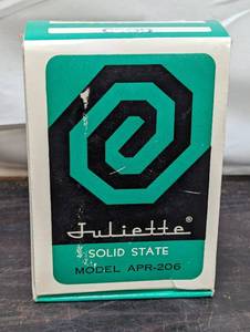 lot 29 image: Vintage Juliette Solid State AM Radio APR 206