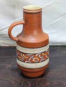 lot 30 image: West German Ceramic Vase by Keramik Carstens Tonnieshof