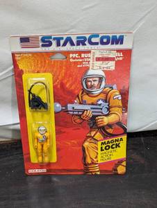 lot 46 image: Vintage StarCom Action Figure Toy