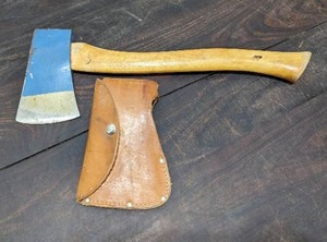 lot 62 image: Super Banko Swedish Hatchet