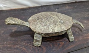 lot 75 image: Vintage Metal Turtle Trinket Box By Neiman Marcus