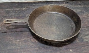lot 89 image: Cast Iron Skillet