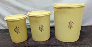 lot 92 image: Three Vintage Tupperware Containers