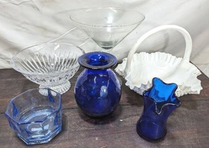 lot 107 image: Collection Of Glass Dcor