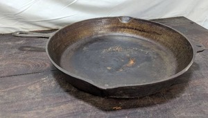 lot 113 image: Large Cast Iron Skillet Made In USA