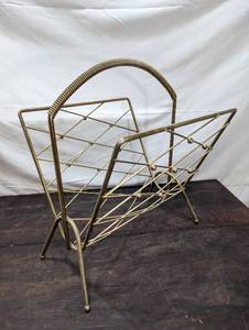 lot 126 image: MCM Magazine Rack