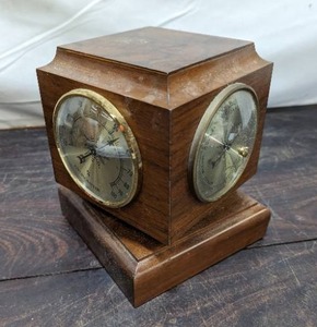 lot 133 image: Rotating Barometer