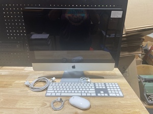 Mid 2010 21.5 Apple Desktop Computer