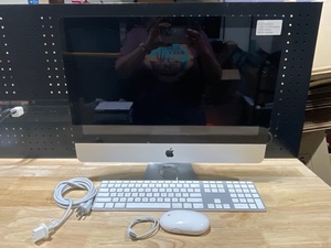 Mid 2010 21.5 Apple Desktop Computer