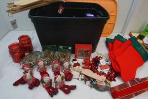 Christmas Decor with Tote