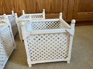 lot 30 image: 4 Decorative Boxes 9.5x9.5