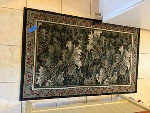 lot 20 image: Set of 3 Rugs
