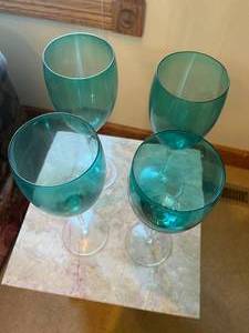lot 42 image: 4 piece tall colored glass stem wear