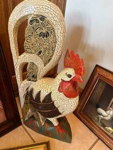 lot 21 image: Rooster Dcor Lot