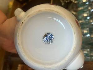 lot 70 image: Cute Teapot Fred Roberts Company China made in Japan