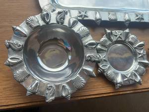lot 78 image: Set of 5 StarfishSeashell serving dishes Flamingo