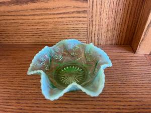 lot 52 image: Antique Dugan Jeweled Heart Opalescent White Ruffled Berry Bowl