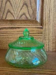 lot 57 image: Vintage Green Uranium Covered Dish