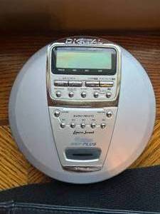 lot 114 image: Lennox Sound Discman and Case