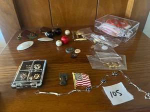 lot 105 image: Misc. pins, jewelry findings and sewing kit
