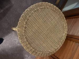 lot 150 image: Cute Wicker Side Table, 22x18