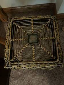 lot 152 image: Wicker Stand  14x12