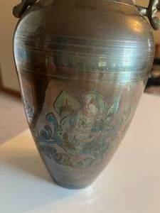 lot 187 image: Decorative metal vase 13.5 tall