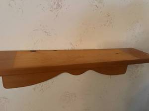 lot 204 image: Wooden wall shelf 22x5x5