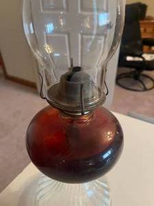 lot 233 image: Vintage oil lamp 18 tall
