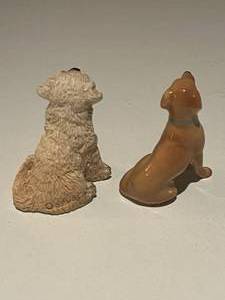lot 247 image: Two Puppy Figurines 2 tall