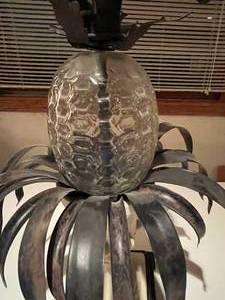 lot 257 image: Pineapple dcor 24 tall