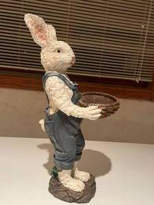 lot 275 image: Rabbit Statue 18 tall