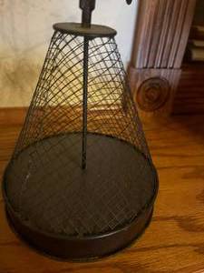lot 285 image: Home dcor fish small interior weathervane 7x15
