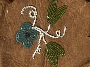 lot 307 image: Native American beaded leather pouch 7