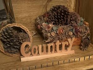 lot 310 image: Misc. pinecone home dcor