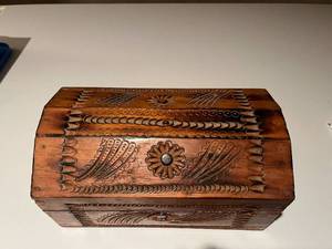 lot 339 image: Wooden chest 12x6.5x6.5
