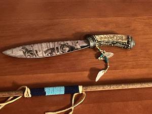 lot 366 image: Loyal warriors collector knife #3647b and decorative arrow