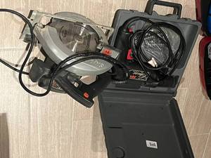 lot 398 image: Lot of power tools. Drill, skill saw and rotozip. Unknown working condition.
