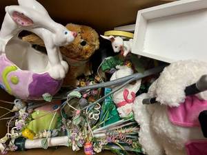 lot 428 image: Mystery Easter Boxes