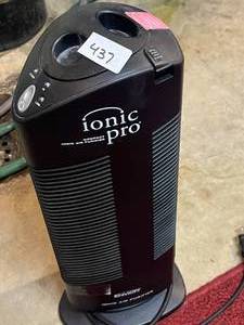 lot 437 image: Air Purifier, turned on and it runs. Ionic Pro.