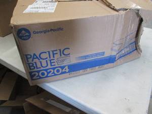 lot 180 image: Pacific Blue Multifold Paper Towels...