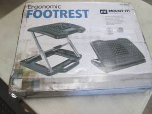 lot 185 image: Ergonomic Footrest...
